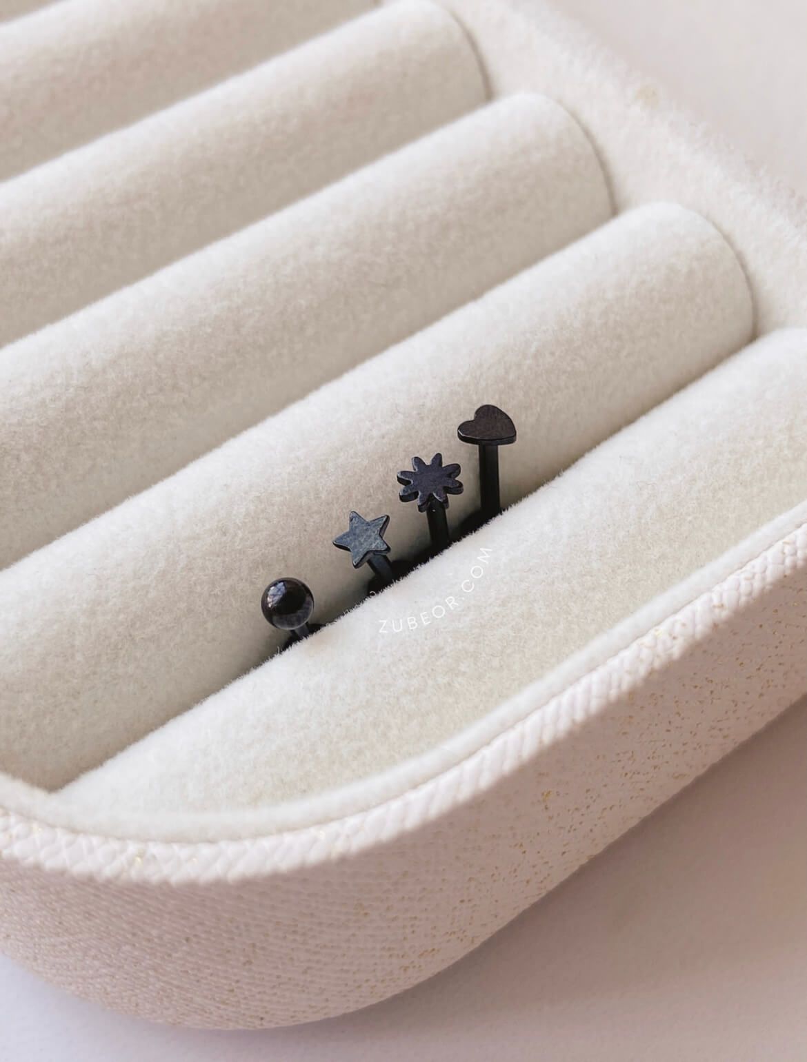 Piercing helix o tragus tope plano 2
