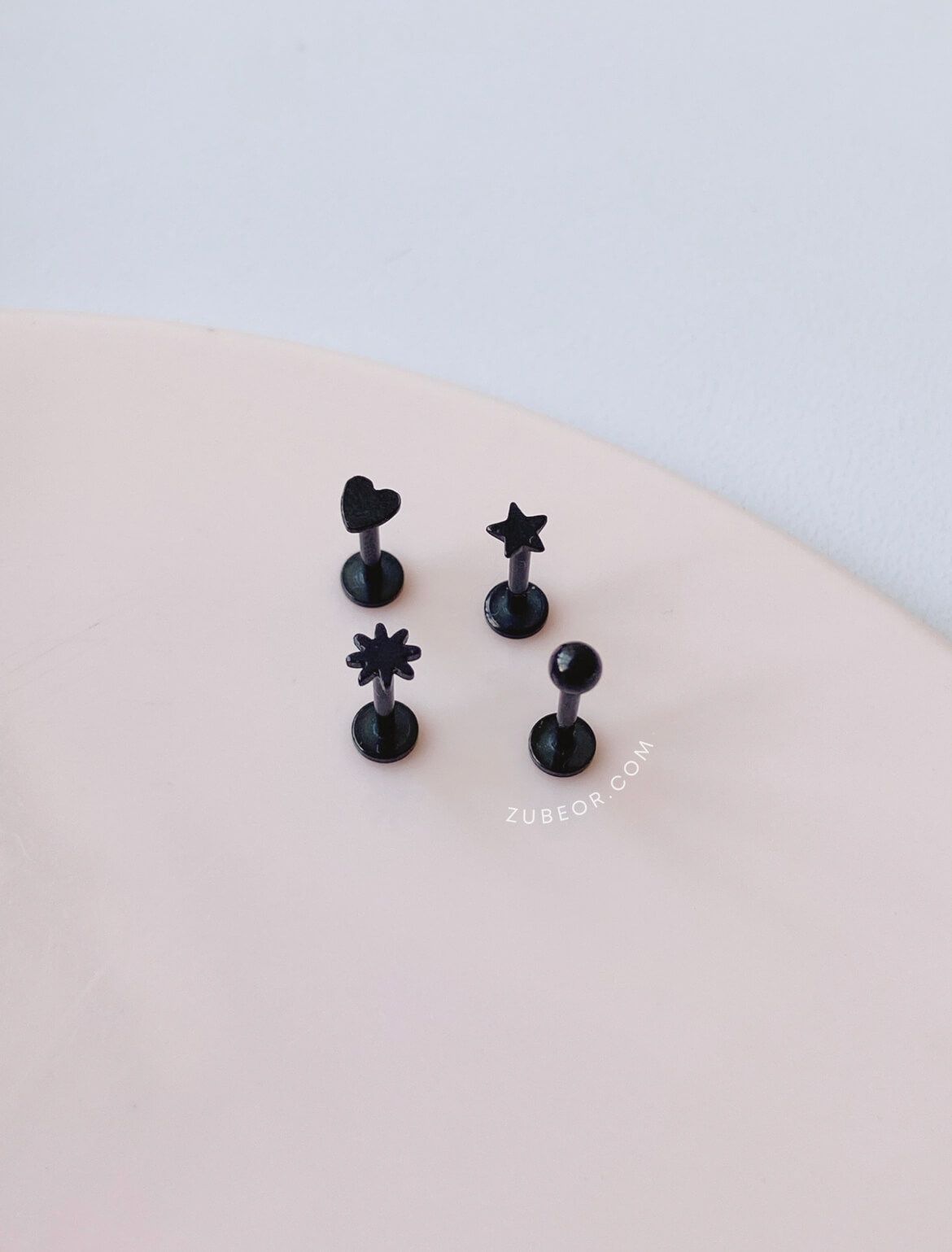 Piercing helix o tragus tope plano