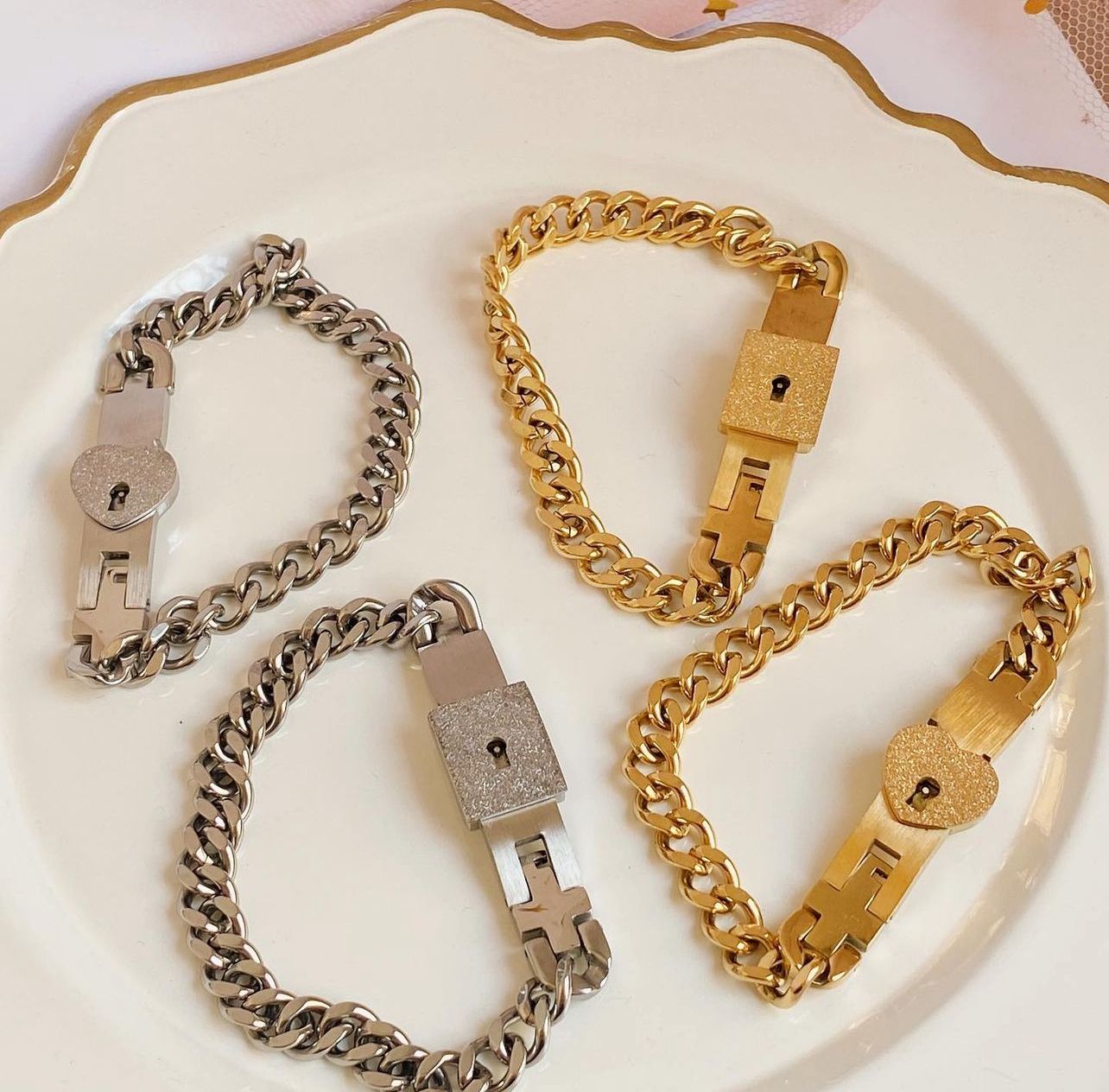 Set de pulseras candado para parejas 3