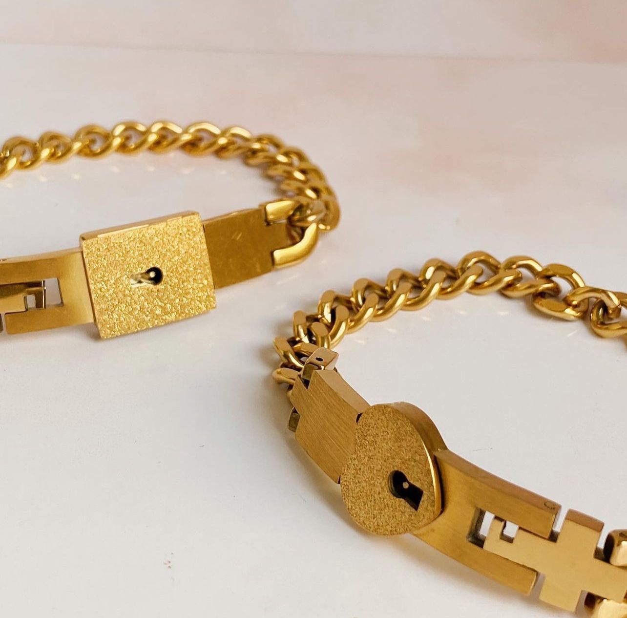 Set de pulseras candado para parejas 5