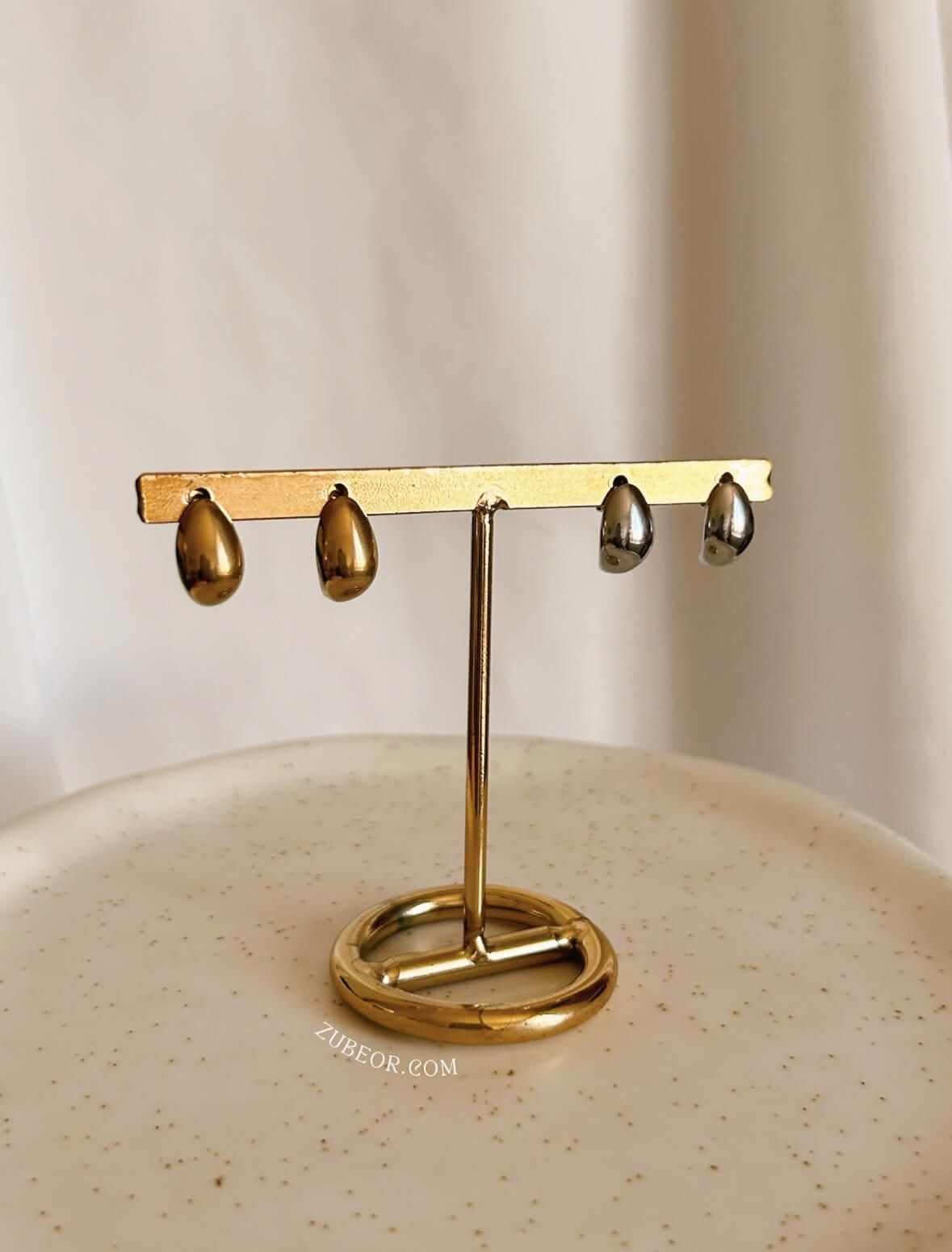 Aretes clásicos media luna pequeño