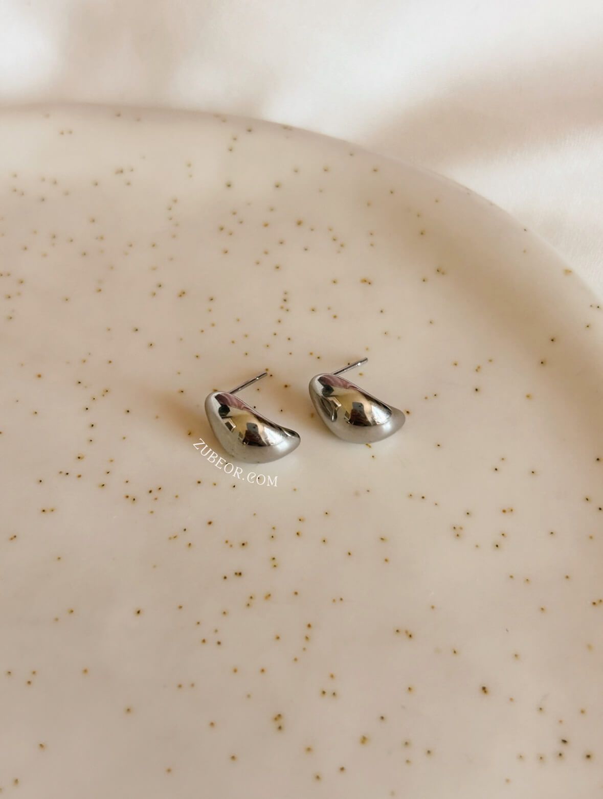 Aretes clásicos media luna pequeño 10