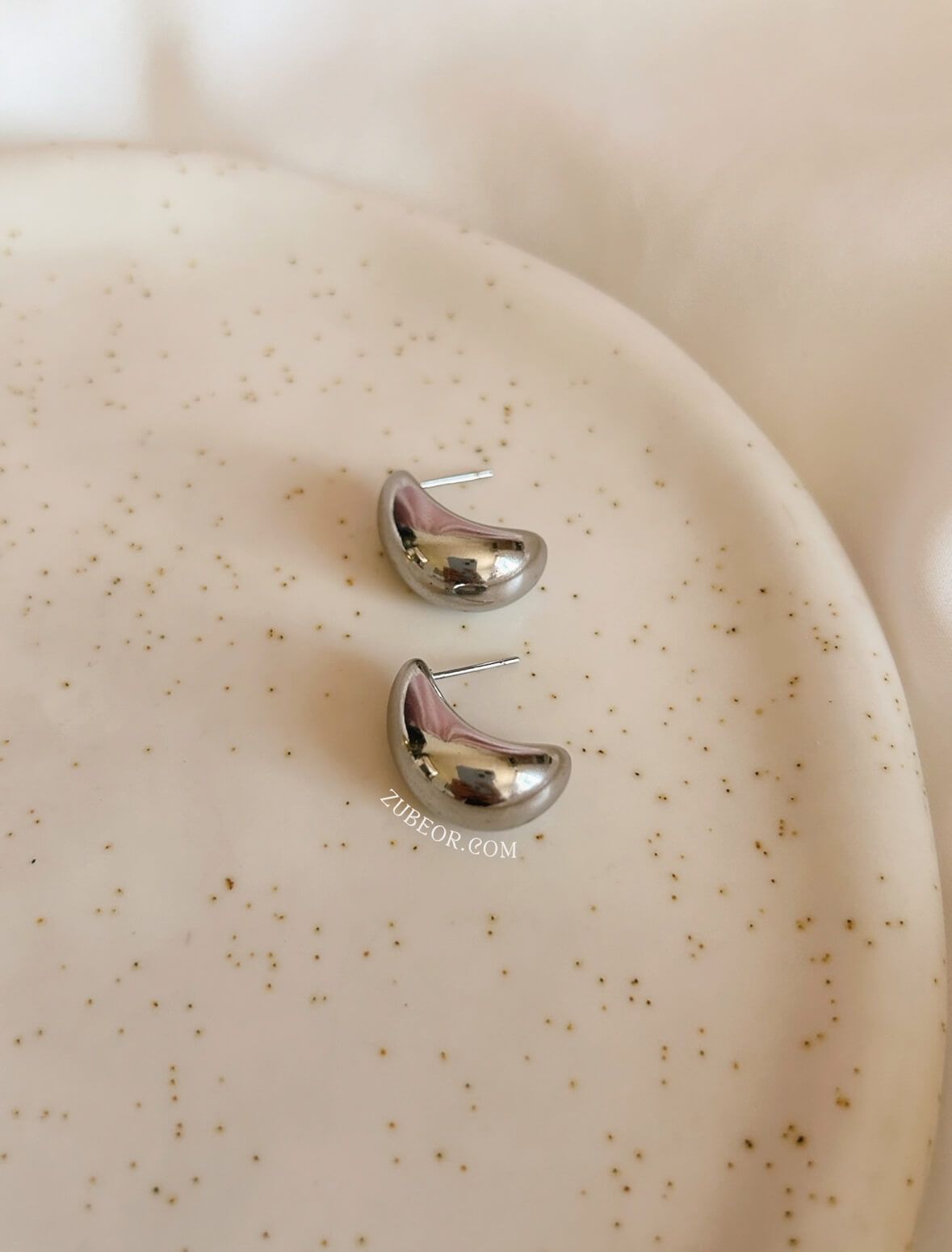 Aretes clásicos media luna grande 4