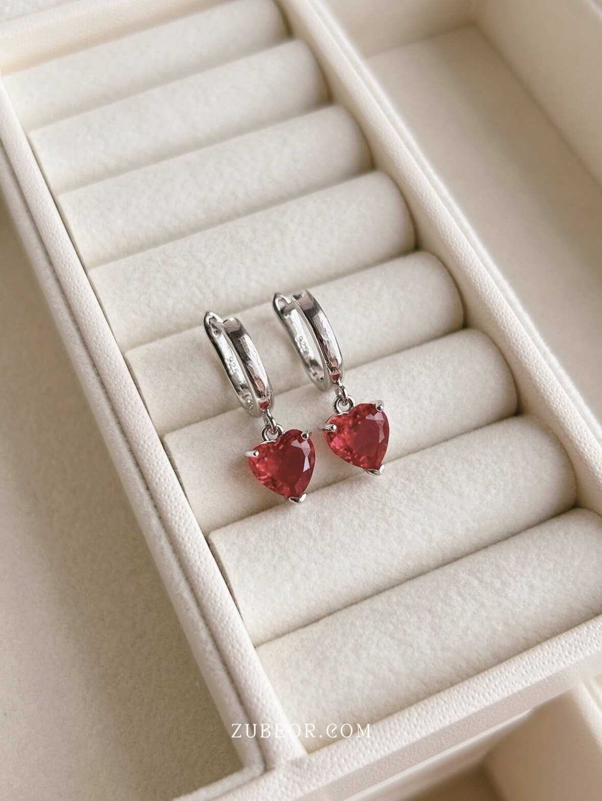 Aretes corazón rojo