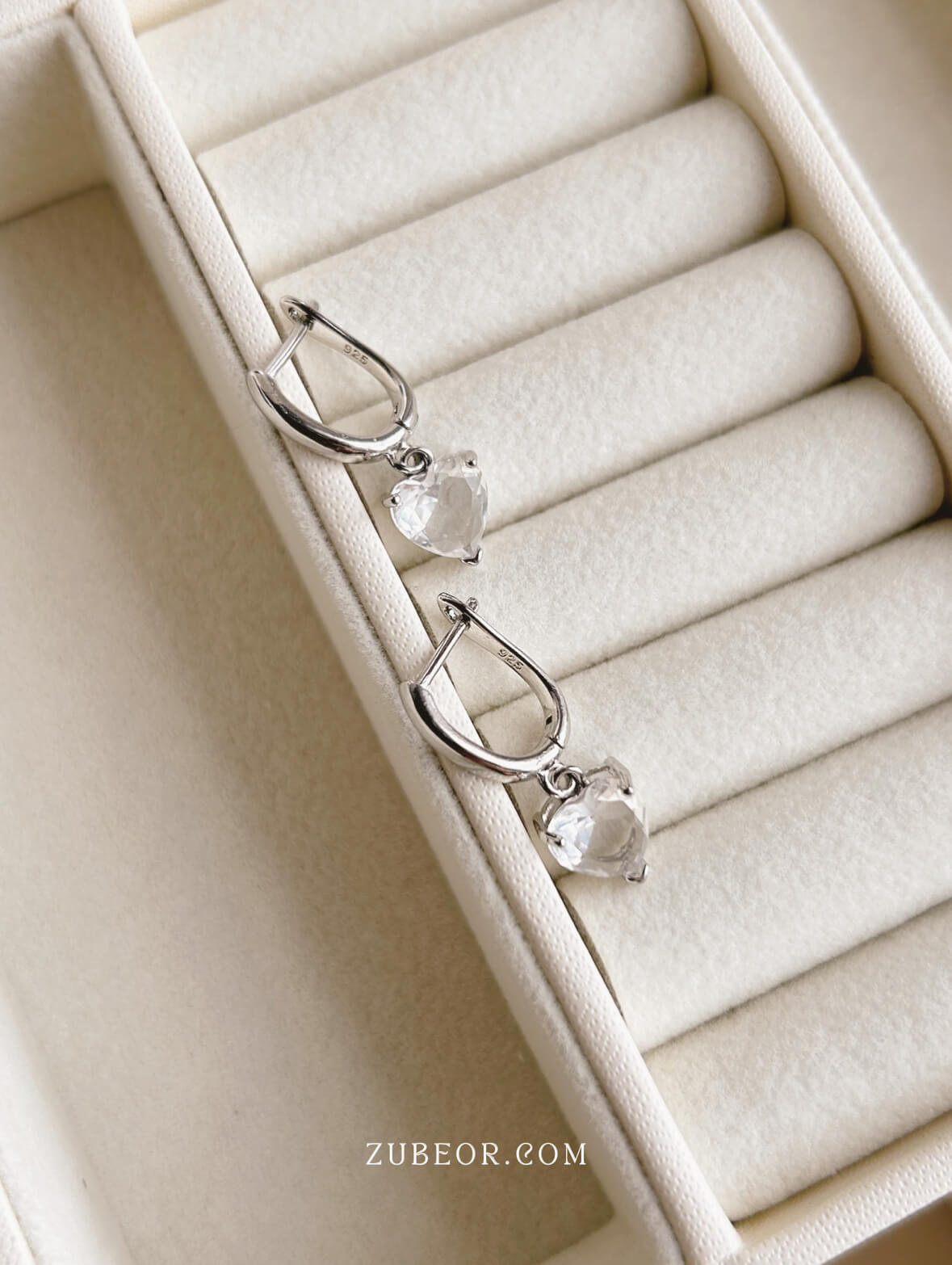 Aretes corazón blanco 2