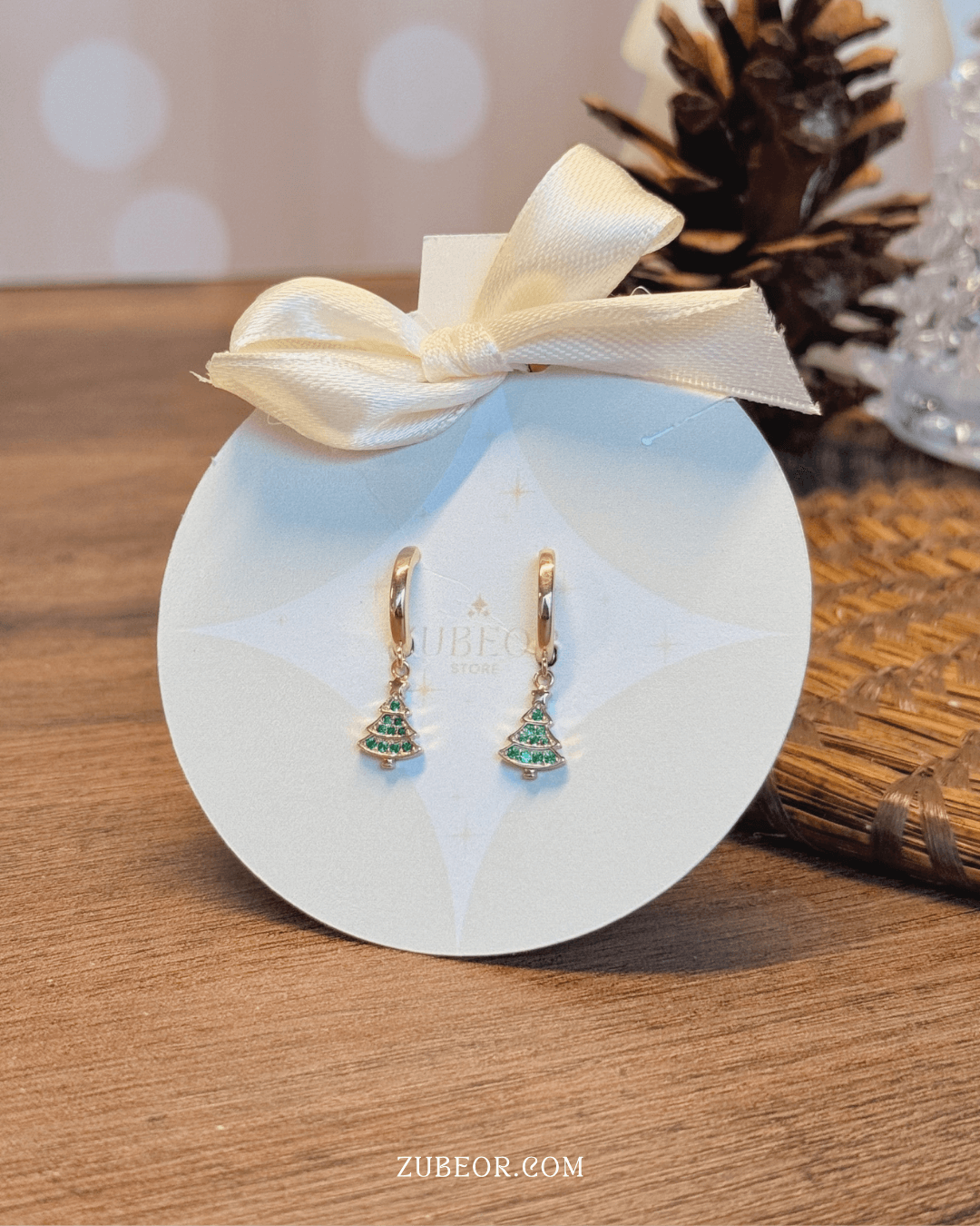 Aretes huggie árbol navideño 3