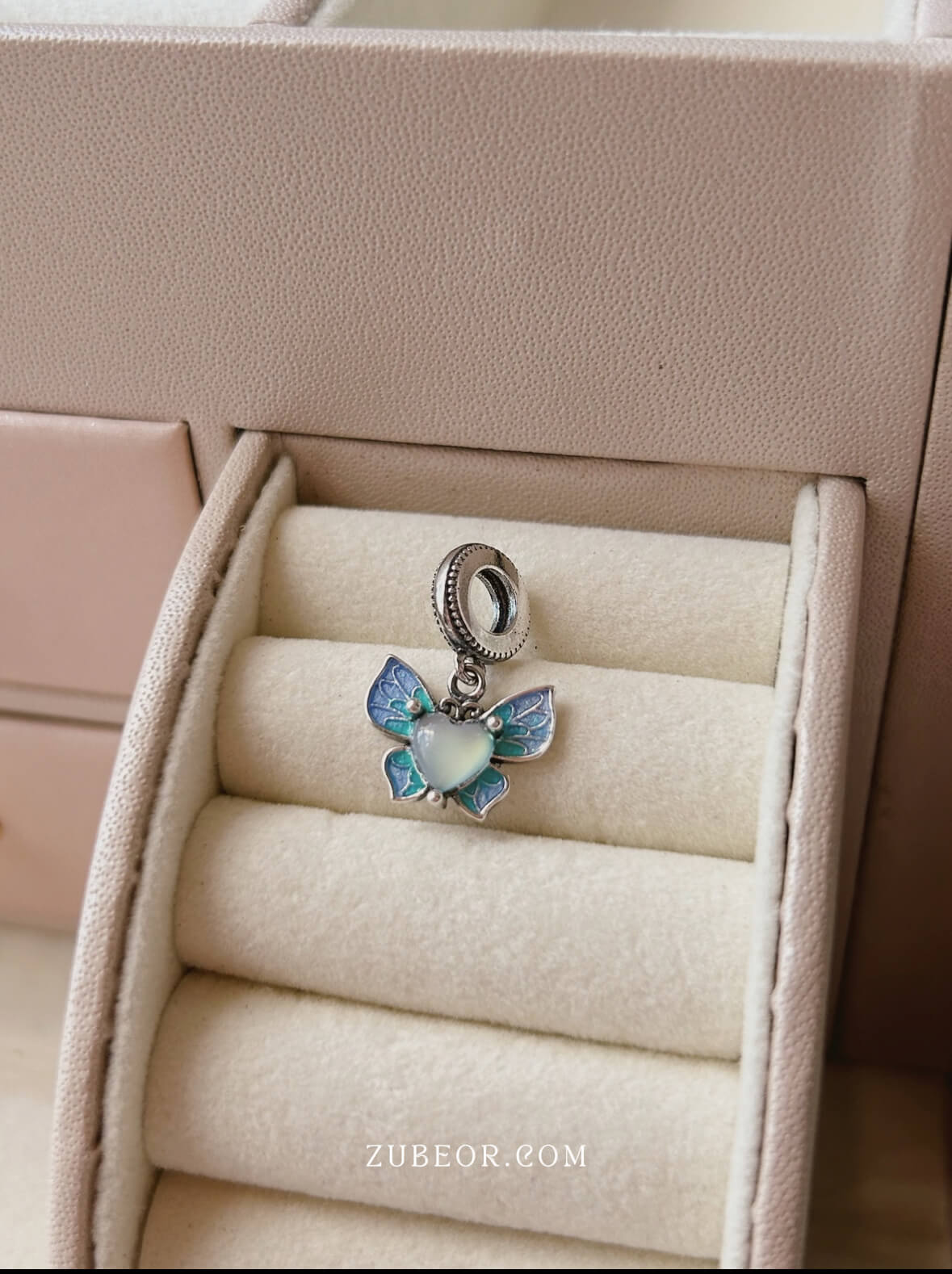 Charm corazón mariposa 3
