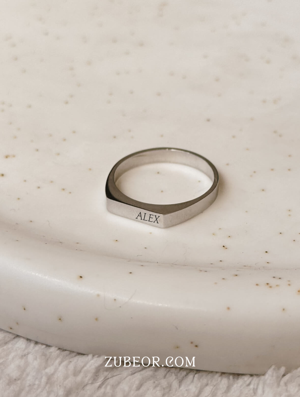Anillo grabado delgado  3