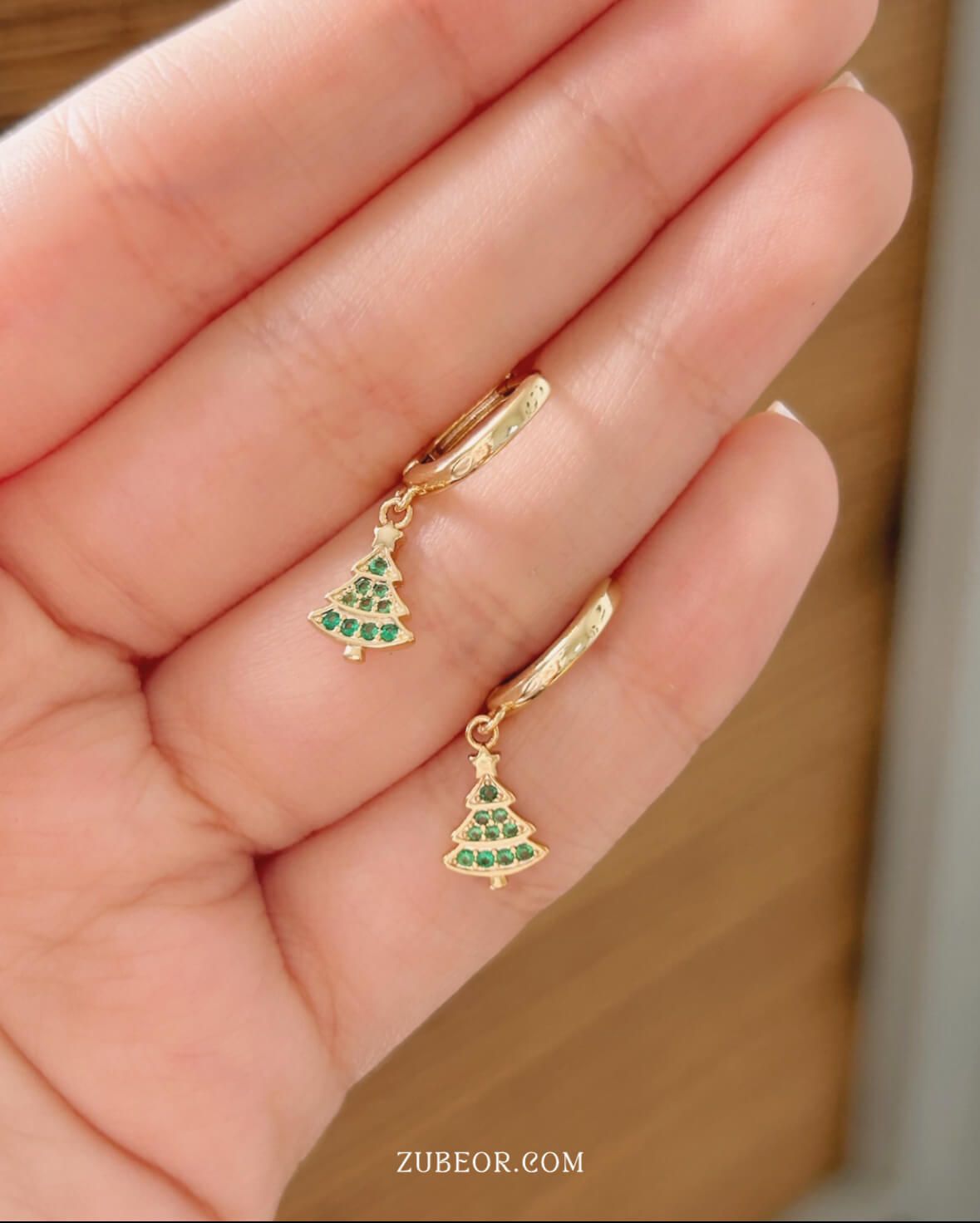 Aretes huggie árbol navideño 2