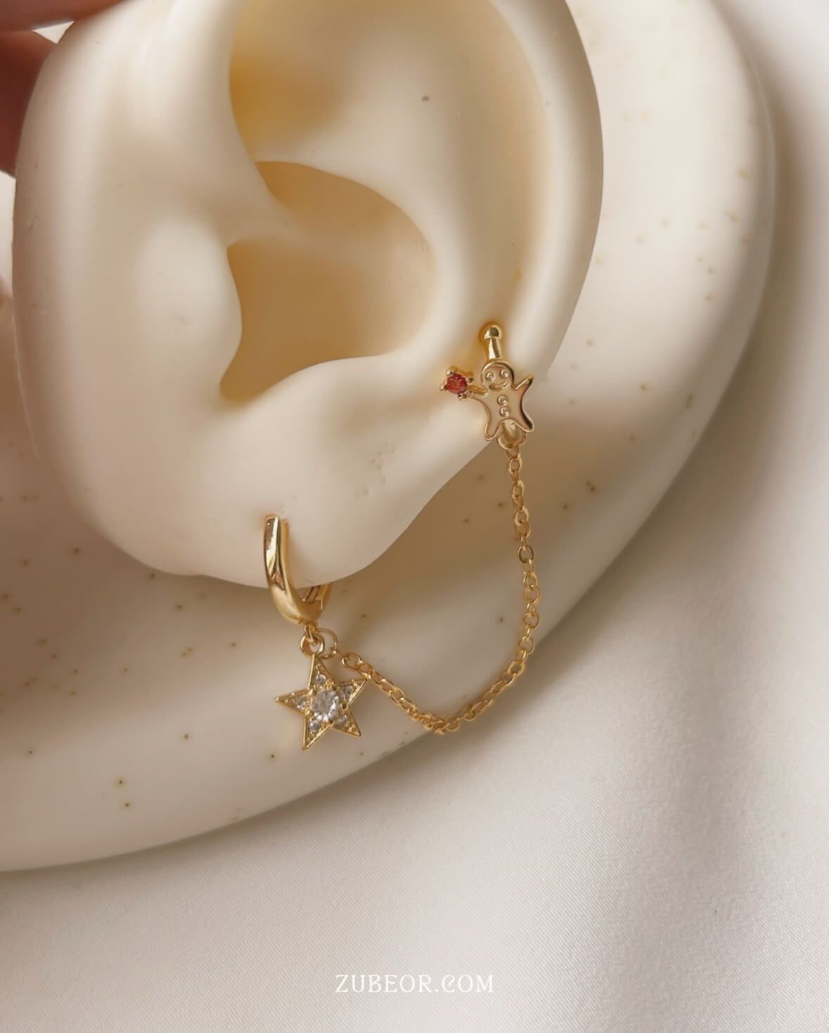 Aretes huggie con earcuff estrella y galleta jengibre 2
