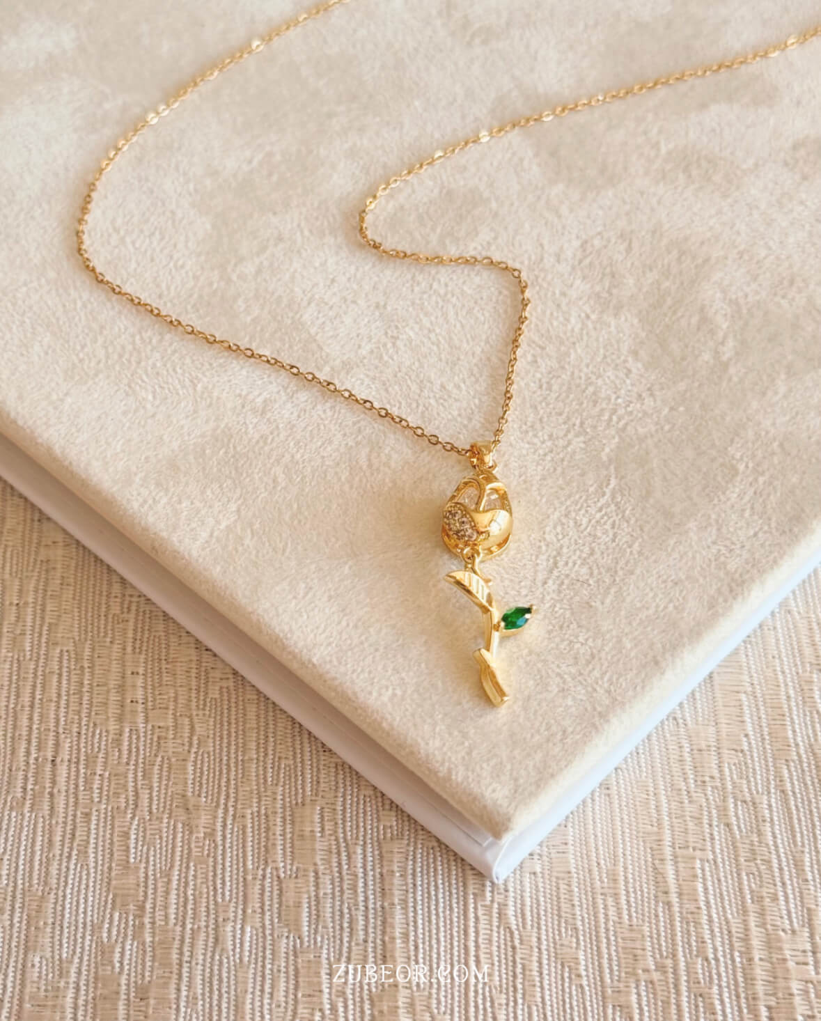 Cadena rosa dorado