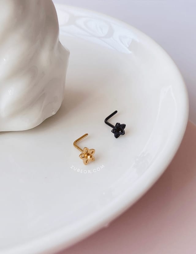 Piercing nariz flor