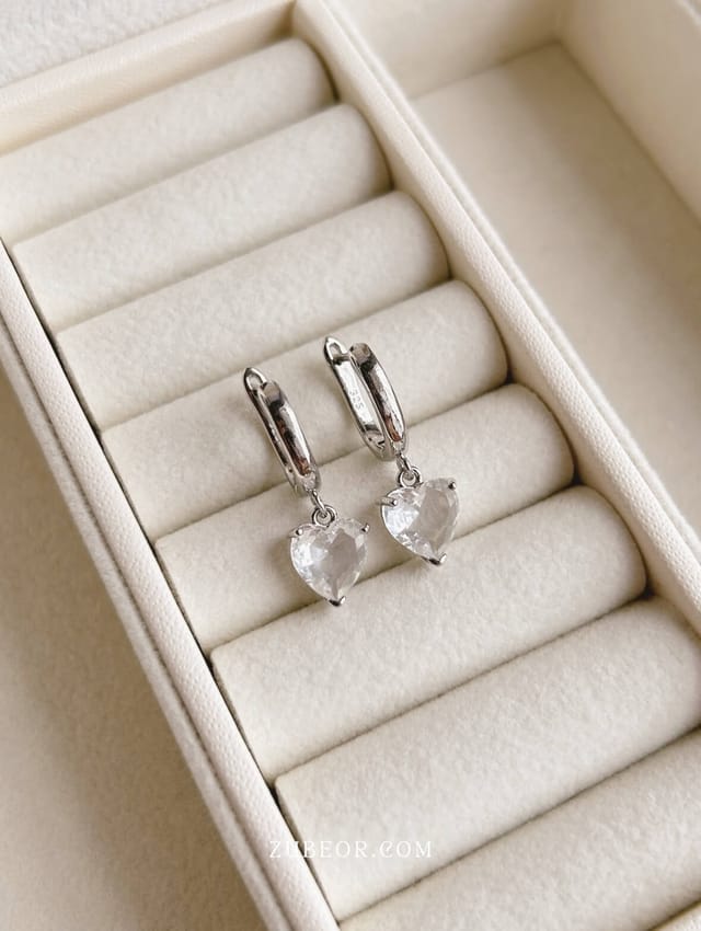 Aretes corazón blanco