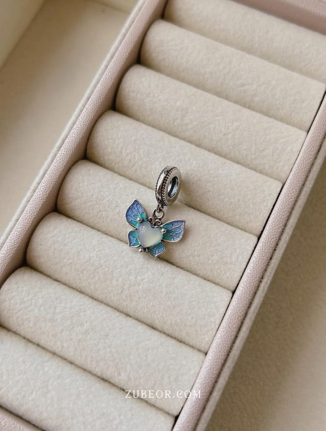 Charm corazón mariposa
